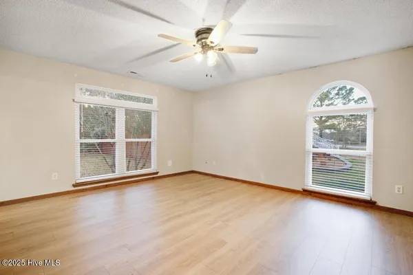 $1,875 | 147 East Ivybridge Drive, Hubert, NC 28539