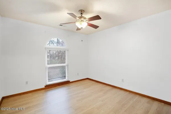 $1,875 | 147 East Ivybridge Drive, Hubert, NC 28539