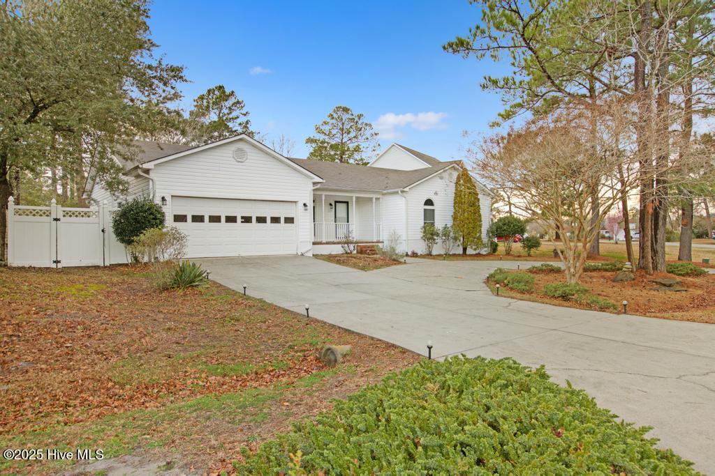 147 East Ivybridge Drive Hubert, NC 28539 - Photo 2 of 23 IMG_3188