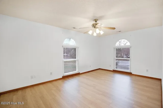 $1,875 | 147 East Ivybridge Drive, Hubert, NC 28539