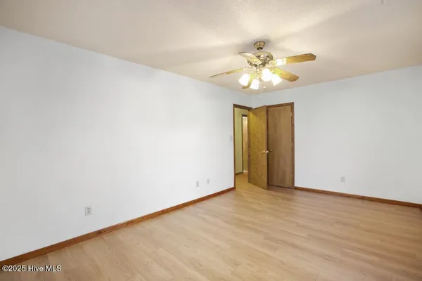 $1,875 | 147 East Ivybridge Drive, Hubert, NC 28539