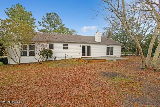 $1,875 | 147 East Ivybridge Drive, Hubert, NC 28539