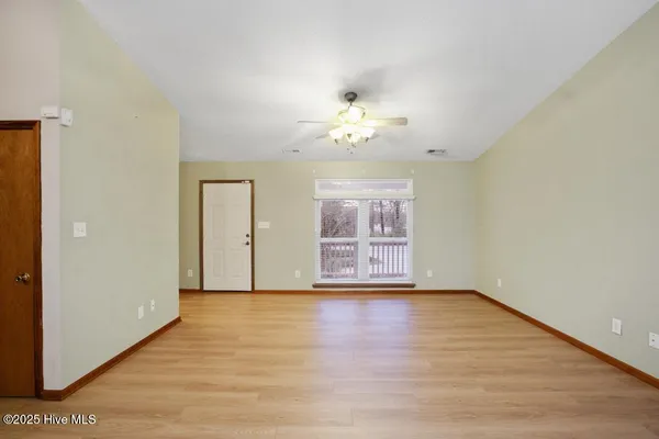 $1,875 | 147 East Ivybridge Drive, Hubert, NC 28539