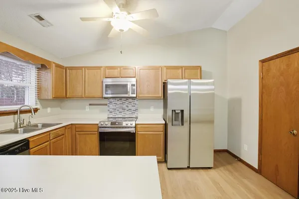 $1,875 | 147 East Ivybridge Drive, Hubert, NC 28539