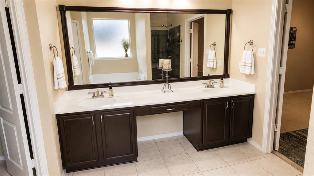 13521 Ponderosa Ranch Road Fort Worth, TX 76262 - Photo 18 of 19 master bath