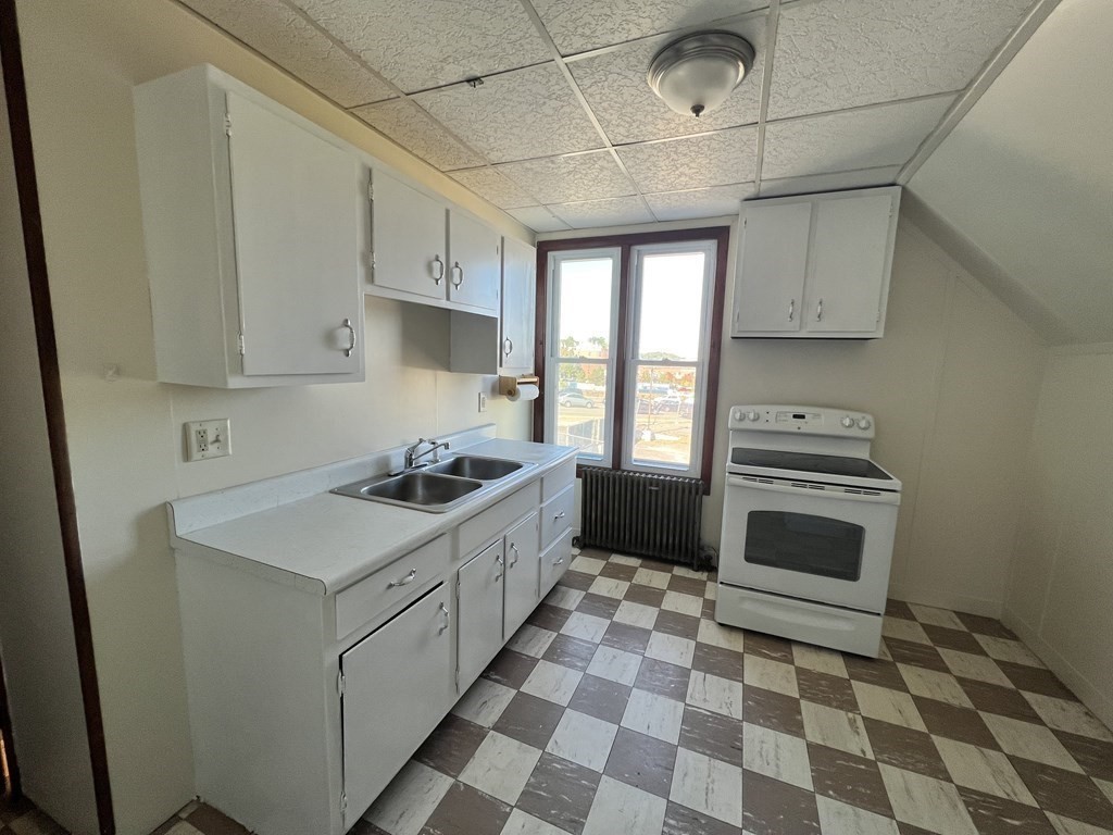 4 Warden Street, Unit 2 Worcester, MA 01604 - Photo 2 of 10