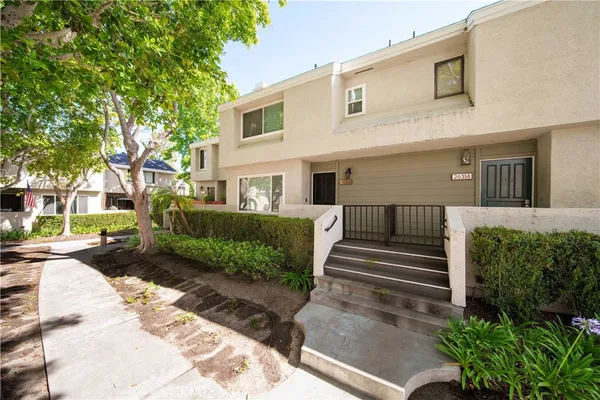 $719,900 | 26316 West Grove Circle, Unit 70, Lake Forest, CA 92630