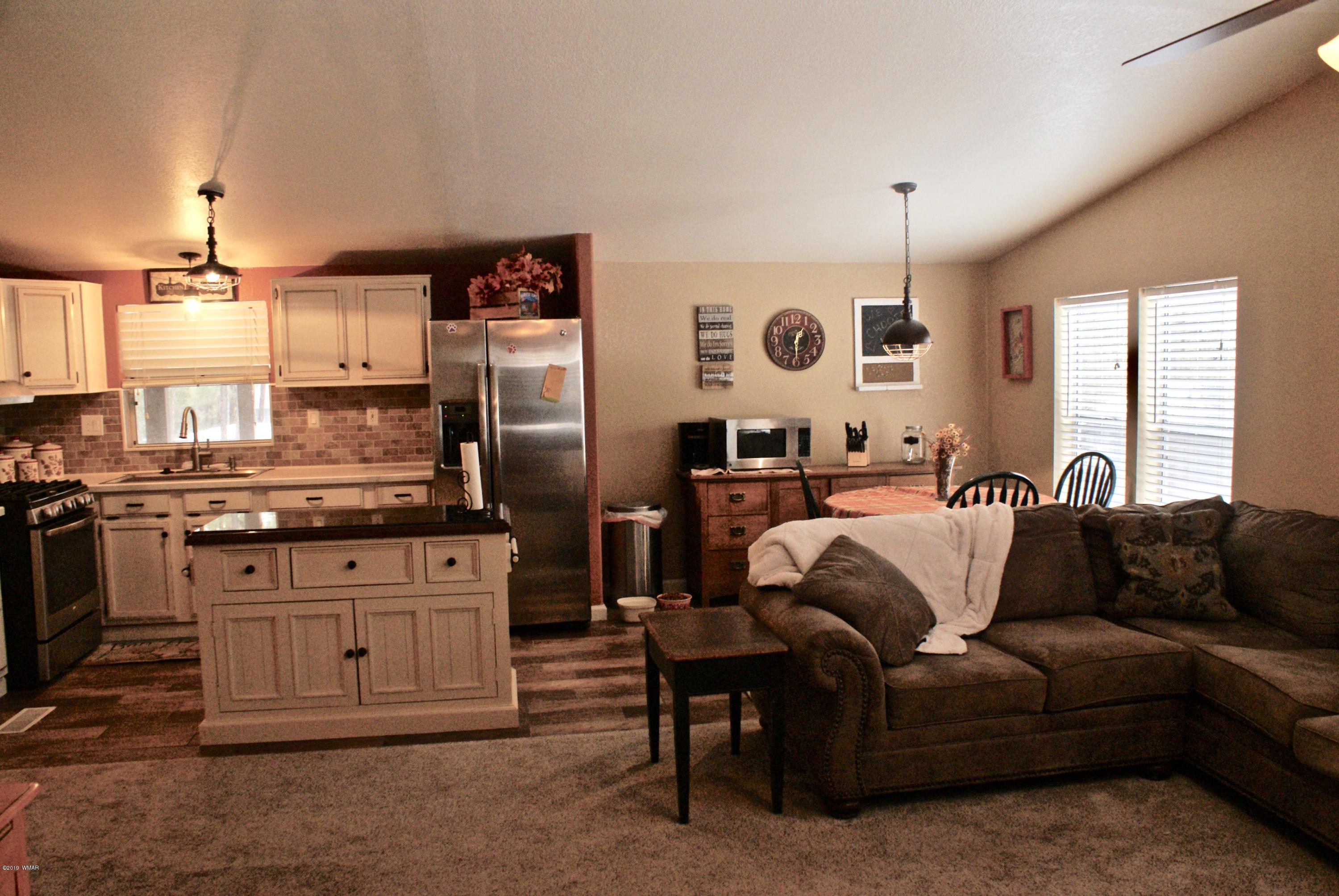 1922 Eagle Loop Lakeside, AZ 85929 - Photo 2 of 14