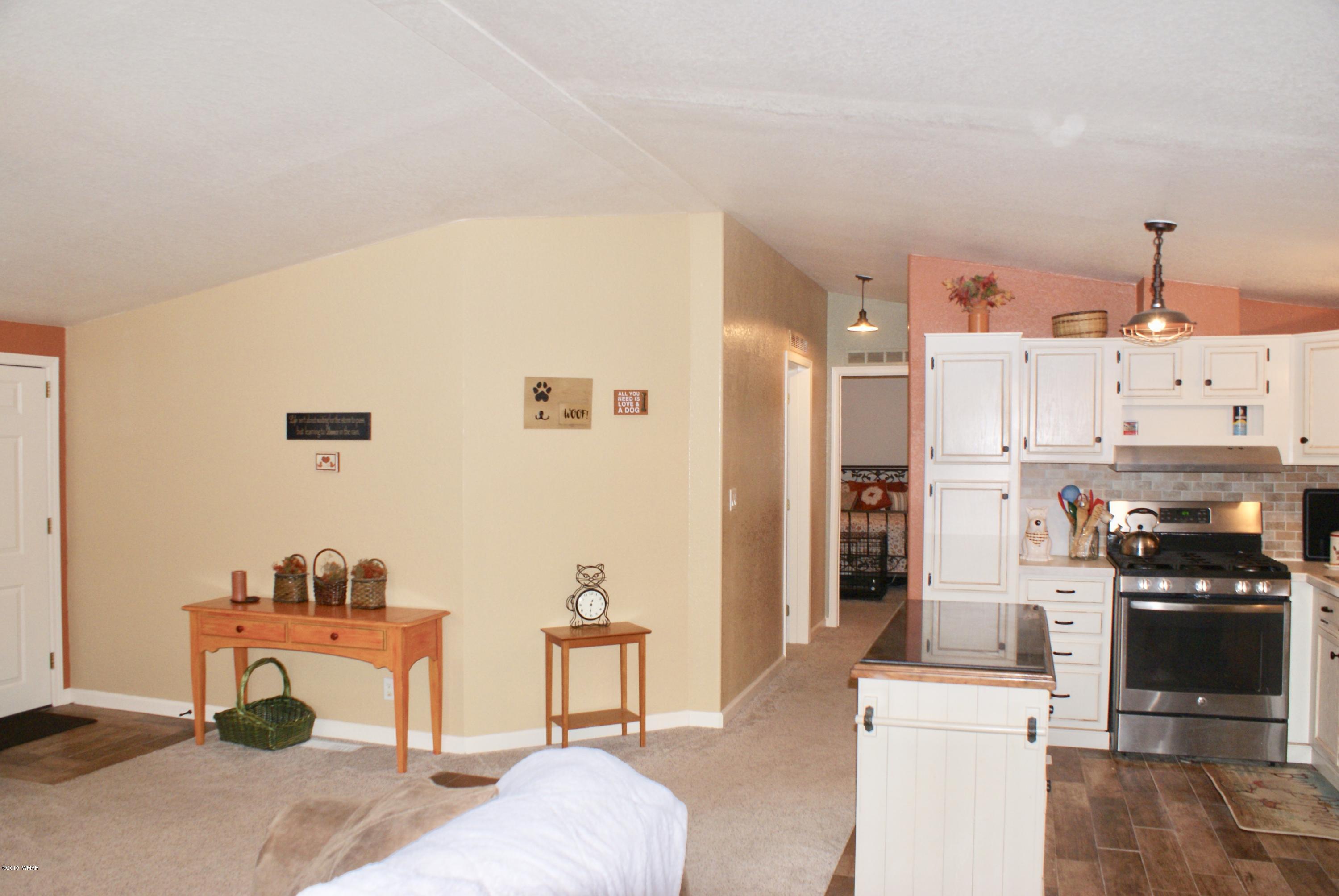 1922 Eagle Loop Lakeside, AZ 85929 - Photo 7 of 14