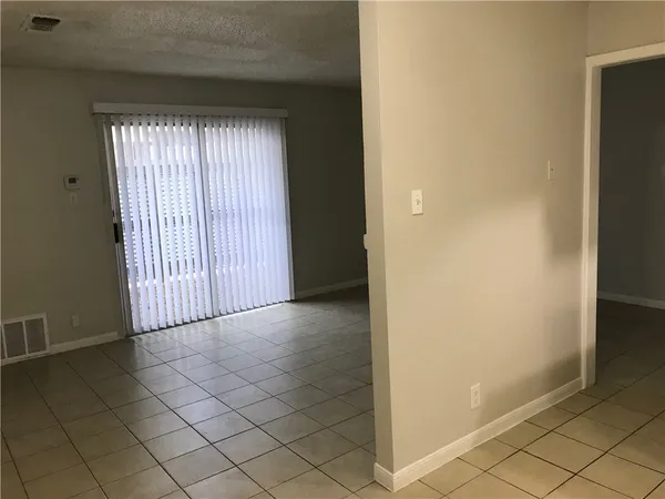 $1,195 | 4902 West Gate Boulevard, Unit 104, Austin, TX 78745