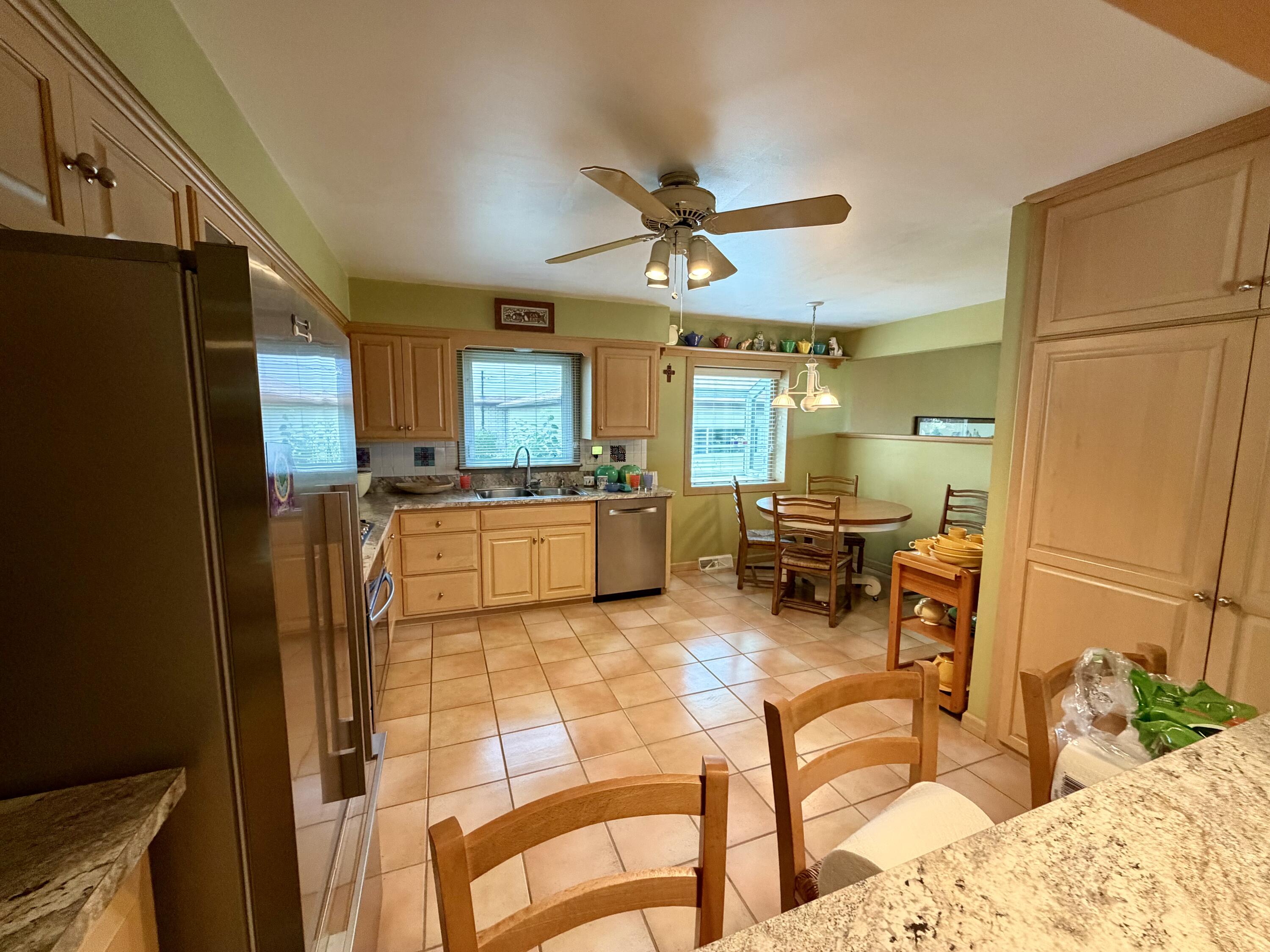 5219 South 7th Street Milwaukee, WI 53221 - Photo 7 of 15 Kitchen