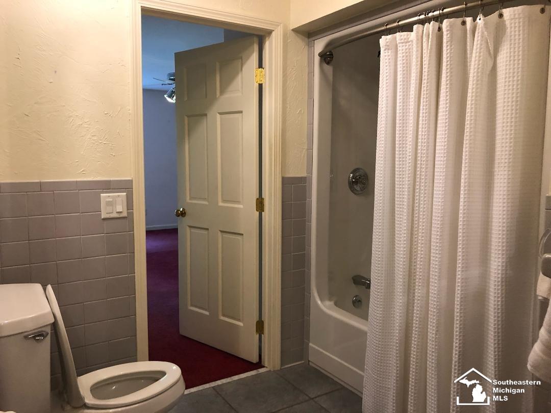 6729 Douglas Road Lambertville, MI 48144 - Photo 23 of 23 Second Bathroom