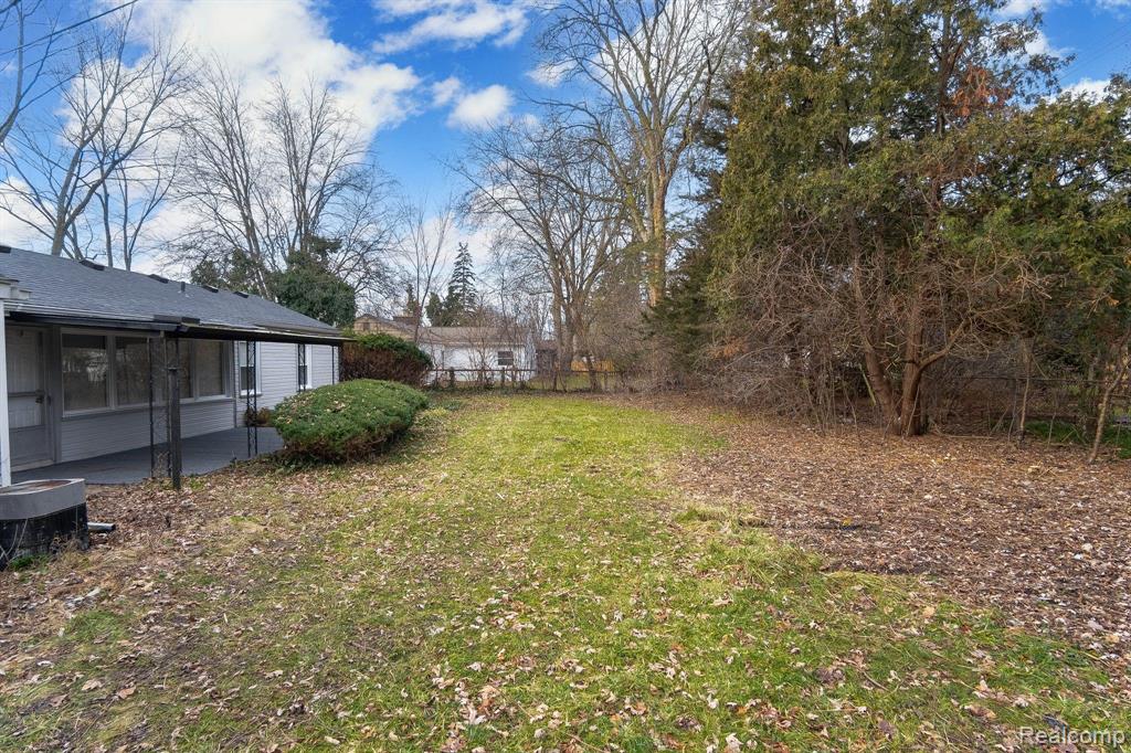 16010 West 13 Mile Road Beverly Hills, MI 48025 - Photo 19 of 21