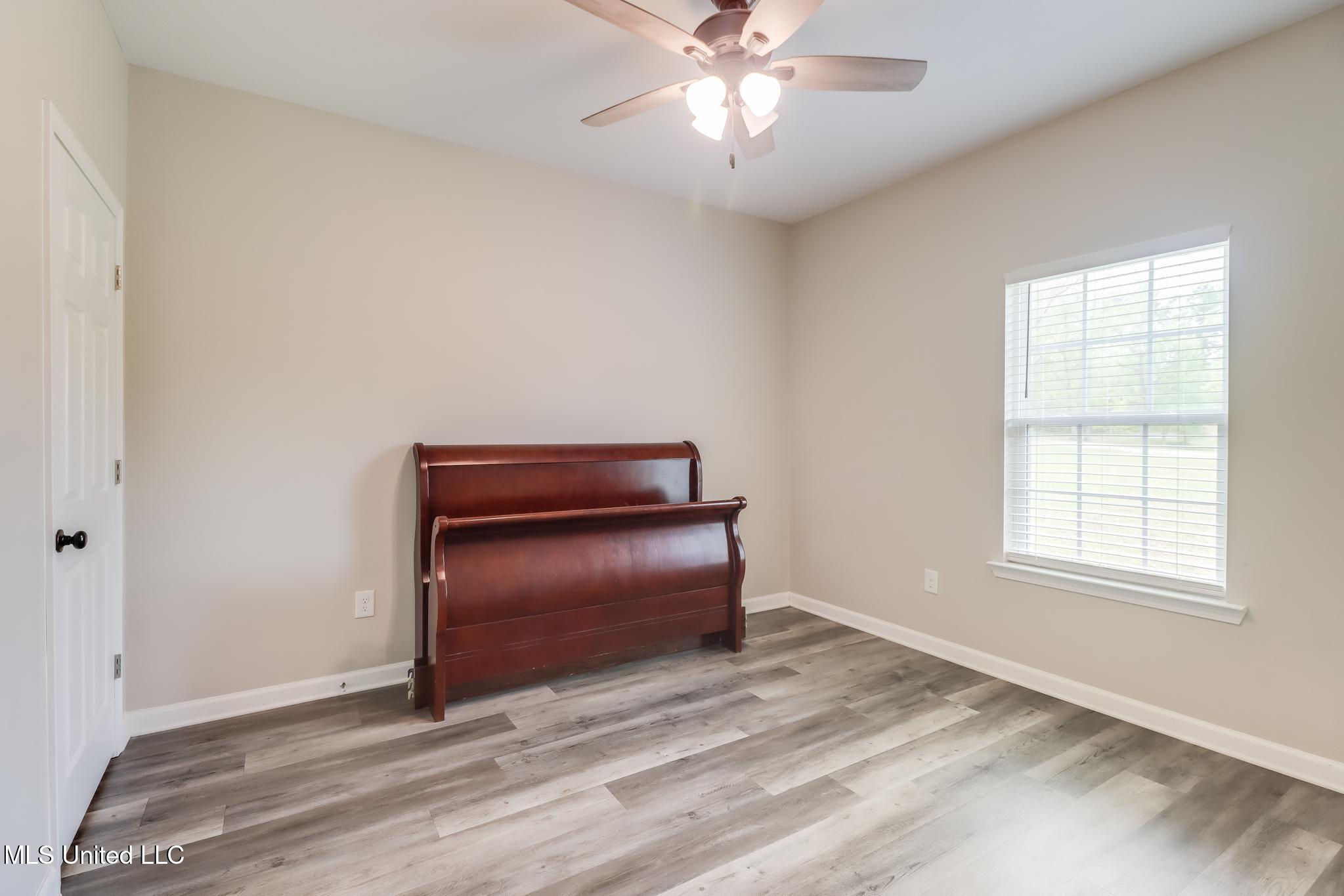 105 Pineview Drive Lucedale, MS 39452 - Photo 11 of 20 Photo Apr 01 2025, 10 09 57 AM (2)