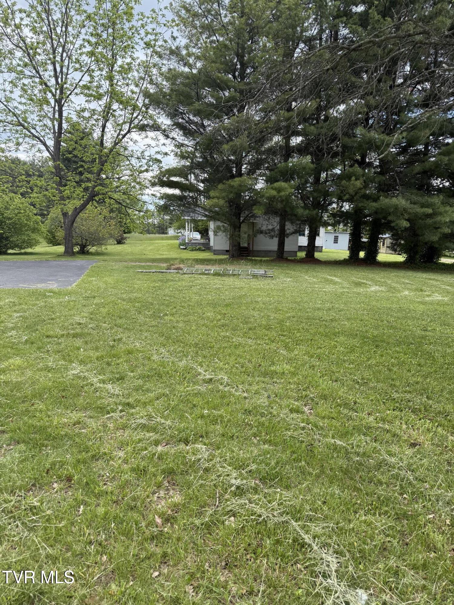 14313 Sandy Ridge Road St. Paul, VA 24283 - Photo 3 of 25 0utside