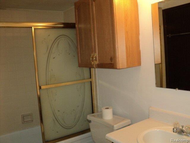 30237 Utica Road, Unit 137 Roseville, MI 48066 - Photo 6 of 6 DSC00496.JPG