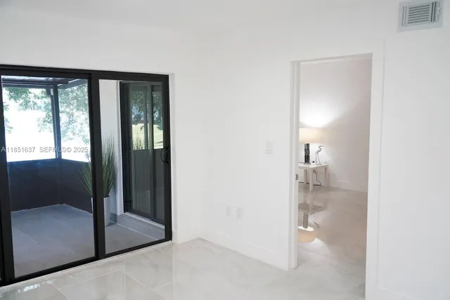 $355,000 | 510 West Park Drive, Unit 105, Miami, FL 33172