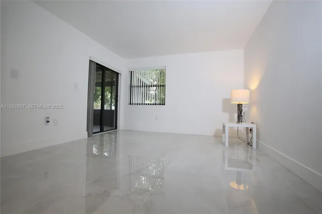$355,000 | 510 West Park Drive, Unit 105, Miami, FL 33172
