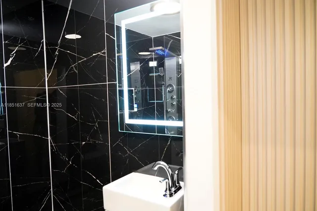 $355,000 | 510 West Park Drive, Unit 105, Miami, FL 33172