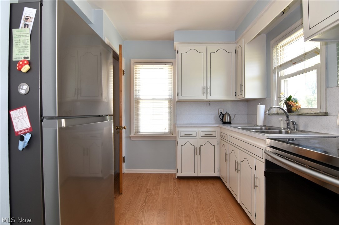 5673 Shawnee Road Cleveland, OH 44124 - Photo 9 of 26 stainless appliances
