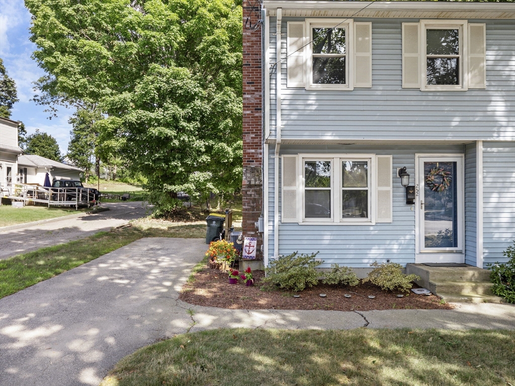 252 Union Street, Unit 252 Franklin, MA 02038 - Photo 2 of 24 Gallery Image 2