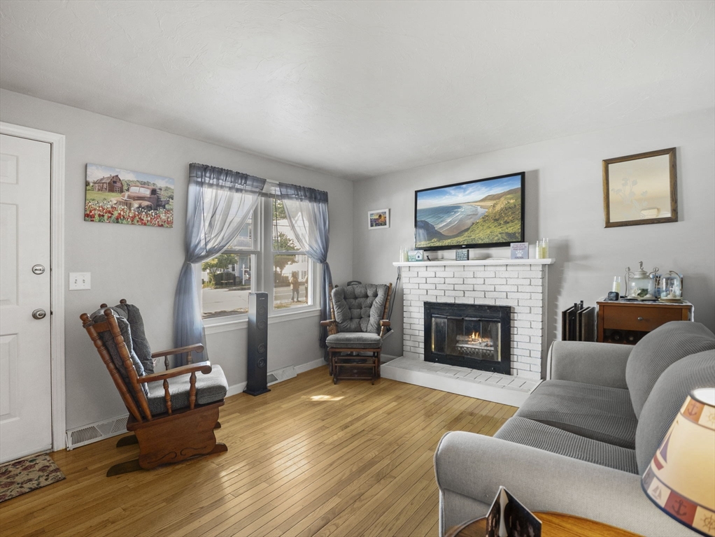 252 Union Street, Unit 252 Franklin, MA 02038 - Photo 7 of 24 Gallery Image 7