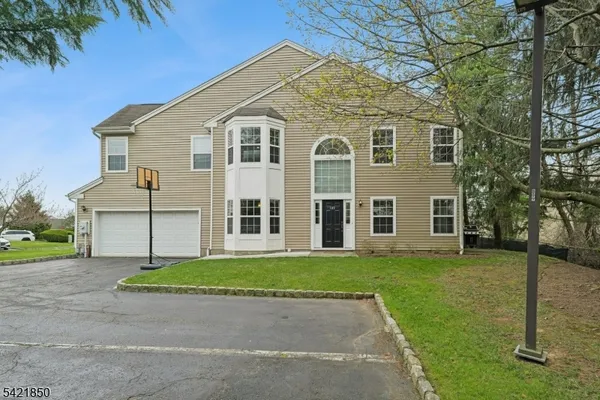$550,000 | 389 Digaetano Terrace, West Orange, NJ 07052