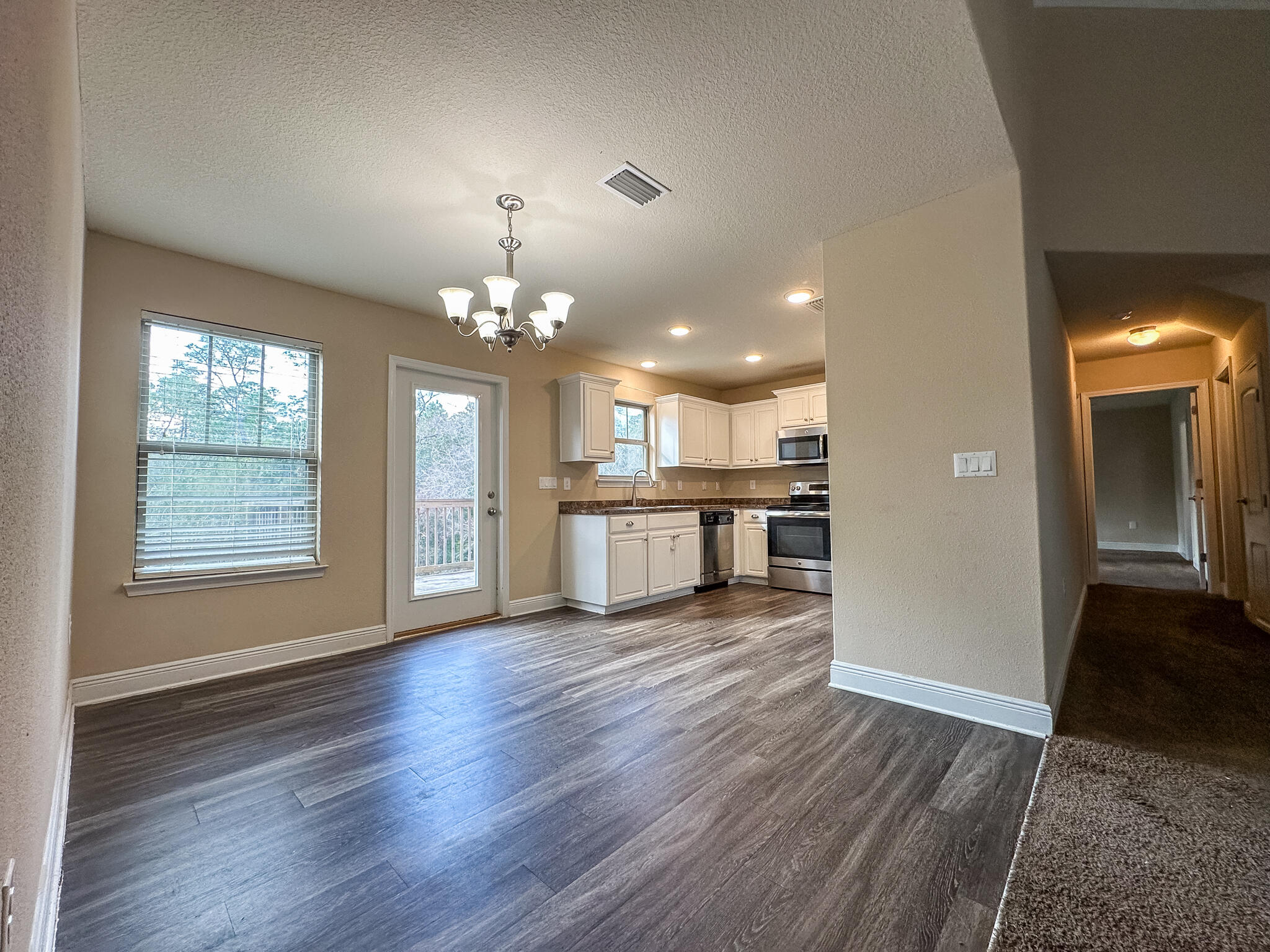 209 Silverton Loop Crestview, FL 32536 - Photo 5 of 24 209SilvertonLoop-05