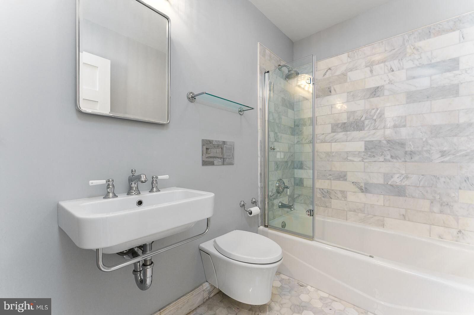 2602 Lookout Road Haymarket, VA 20169 - Photo 26 of 50 Upgraded Hall bath on main Level