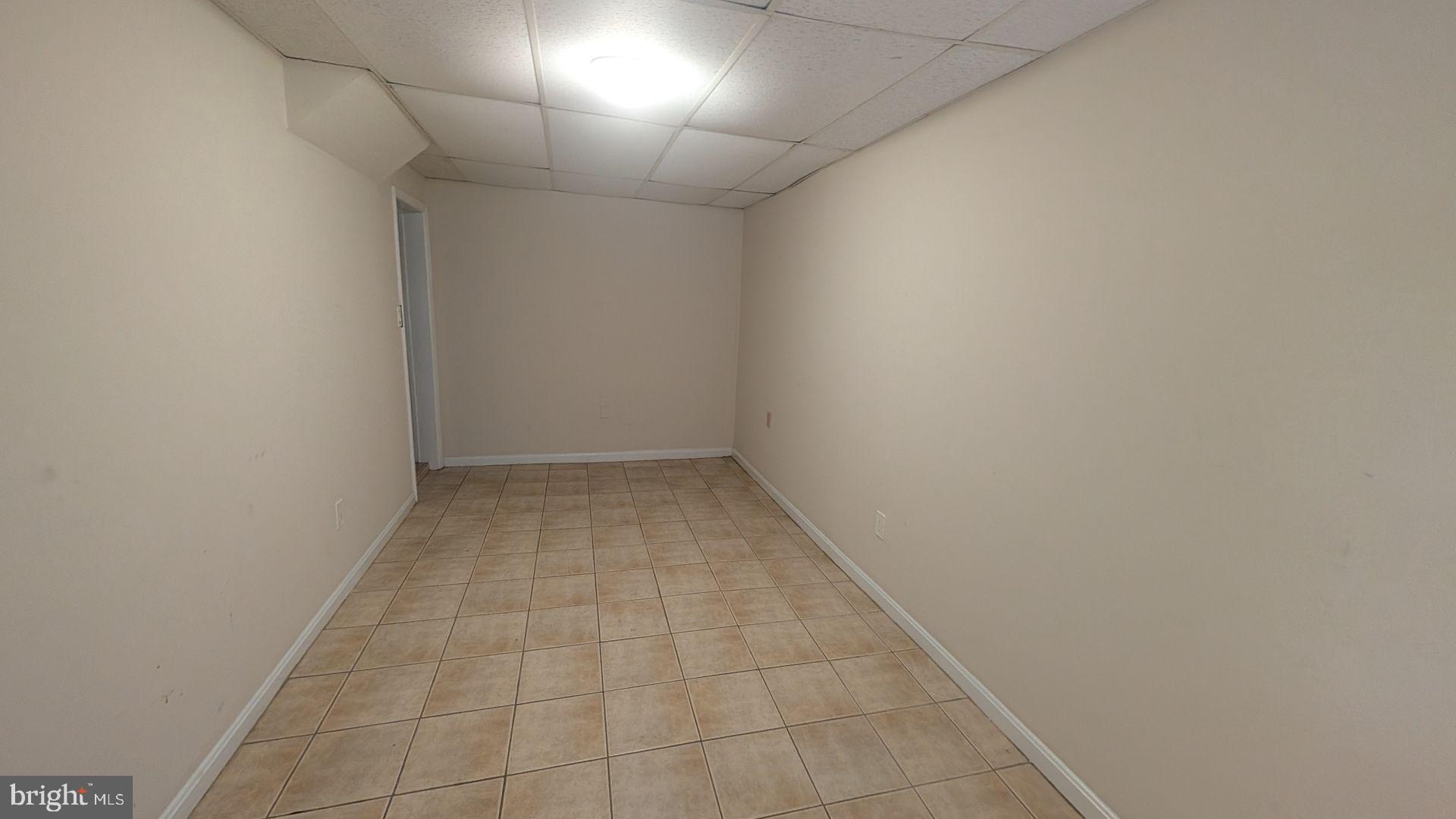 8404 Cedar Street Silver Spring, MD 20910 - Photo 14 of 18 Spacious, versatile blank canvas space.