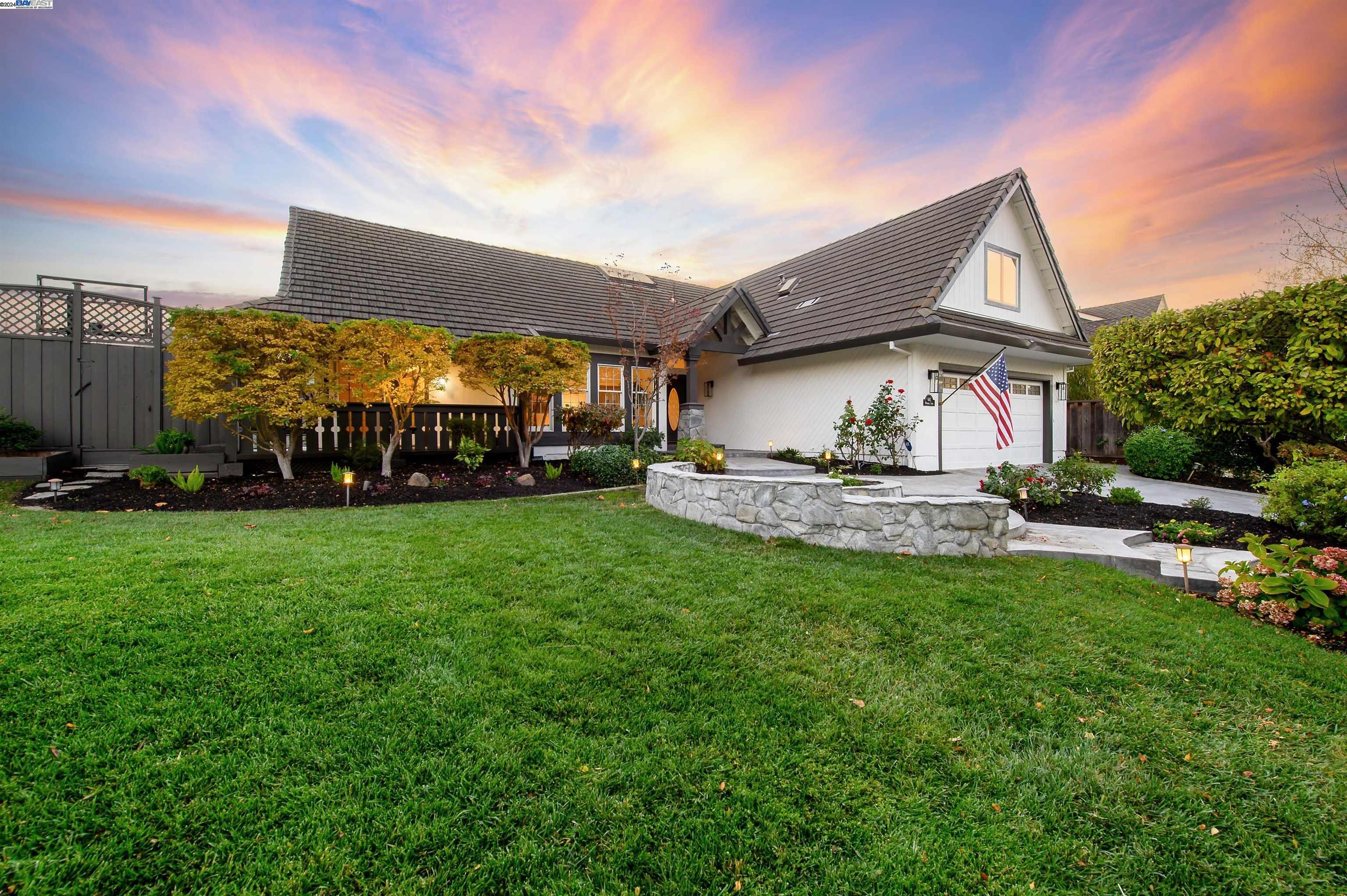 a view of outdoor space yard and patio