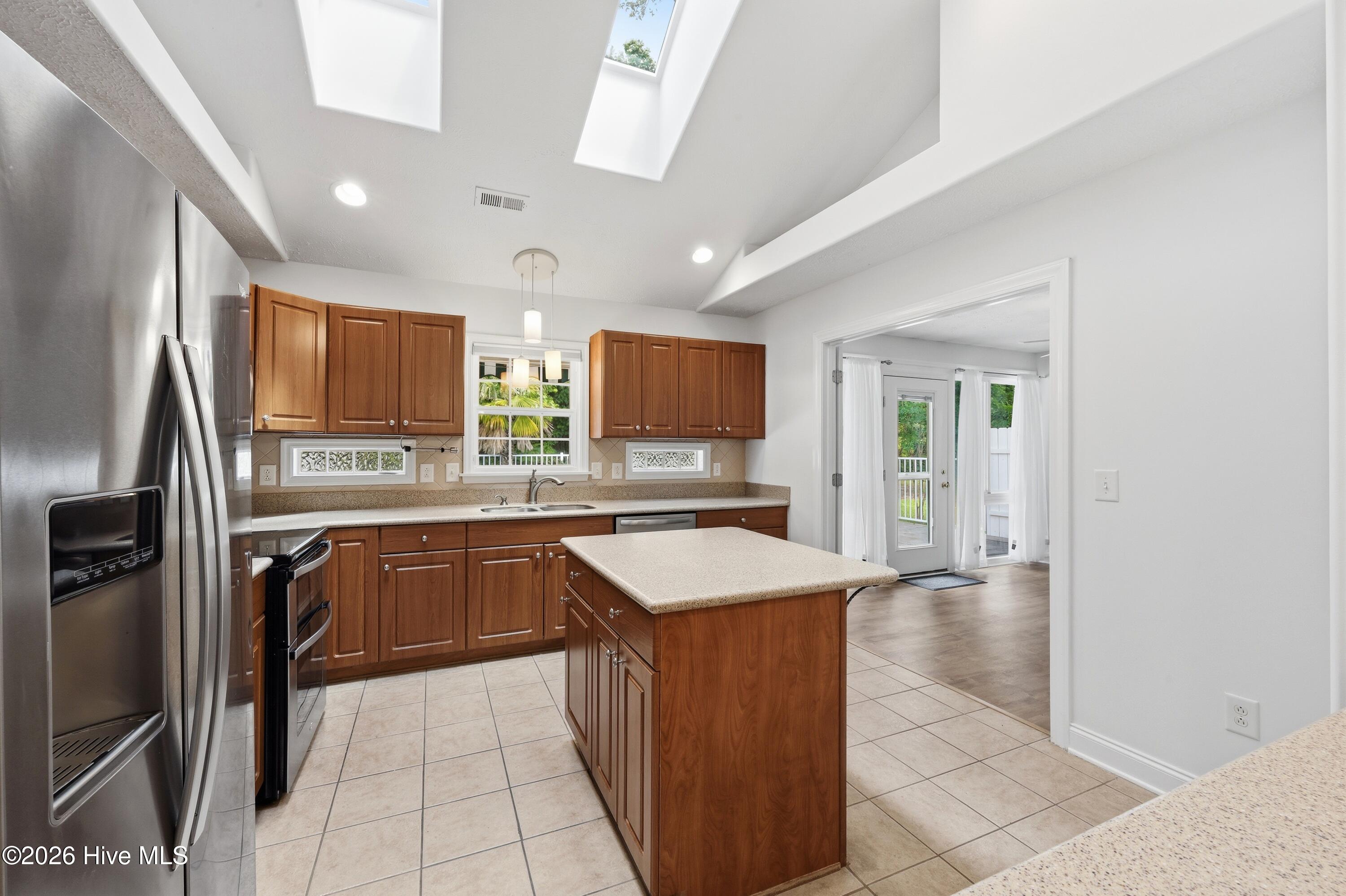 320 Neuchatel Road New Bern, NC 28562 - Photo 14 of 50 27-print-0C0A6425