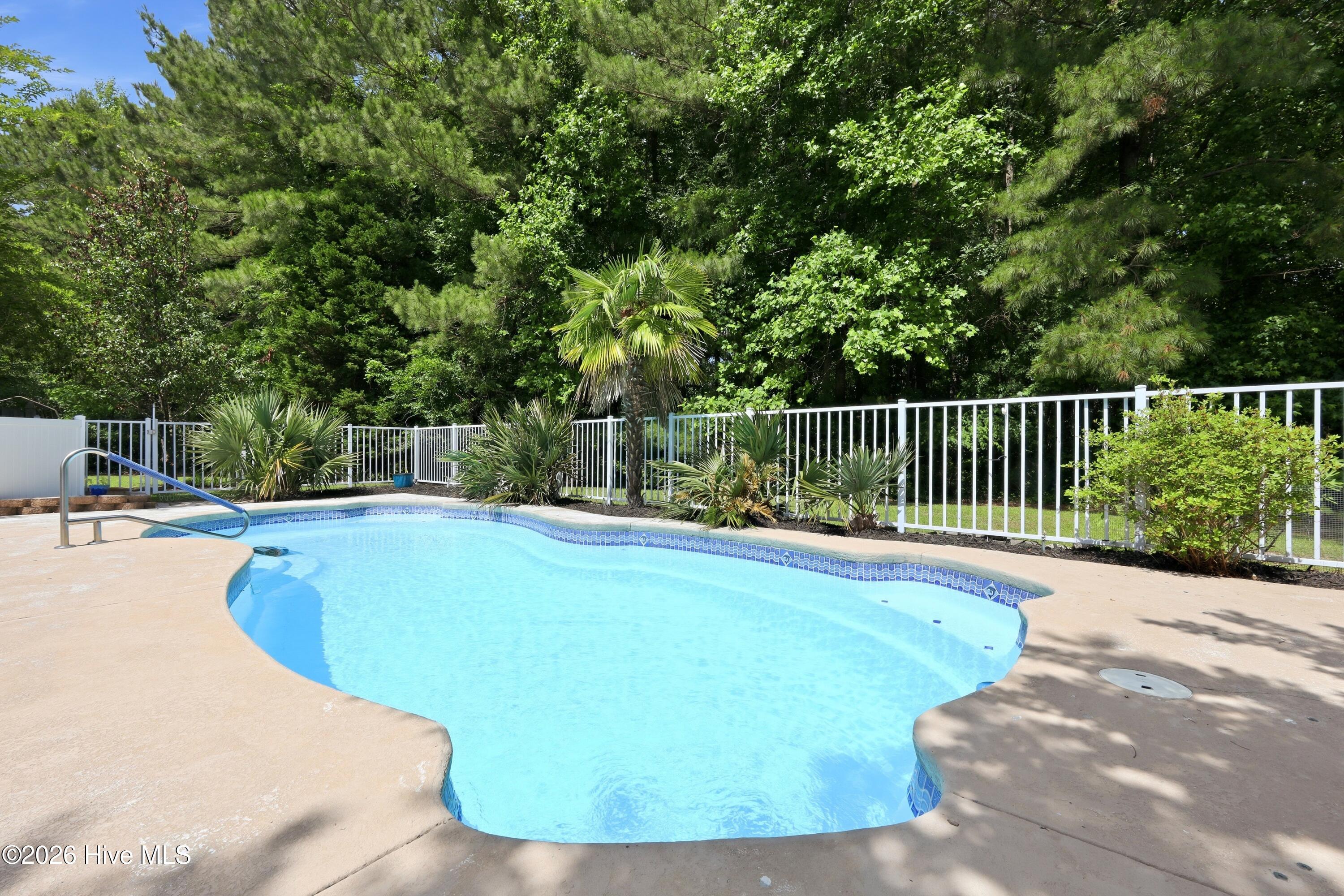 320 Neuchatel Road New Bern, NC 28562 - Photo 4 of 50 40-print-0C0A6472