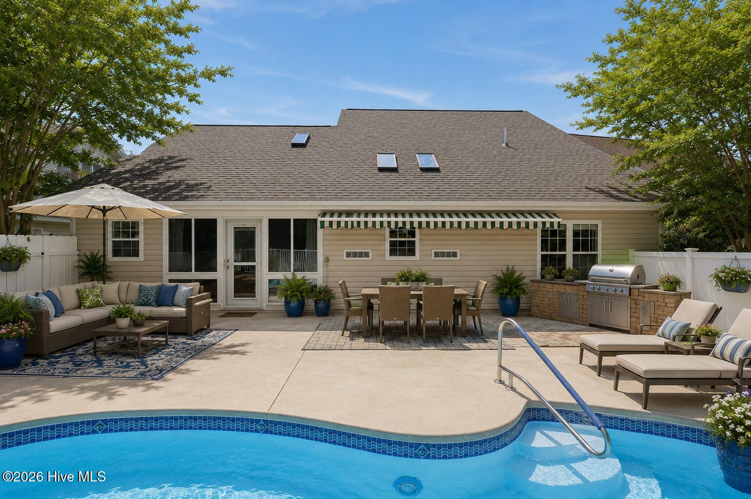 320 Neuchatel Road New Bern, NC 28562 - Photo 6 of 50 Virtually staging