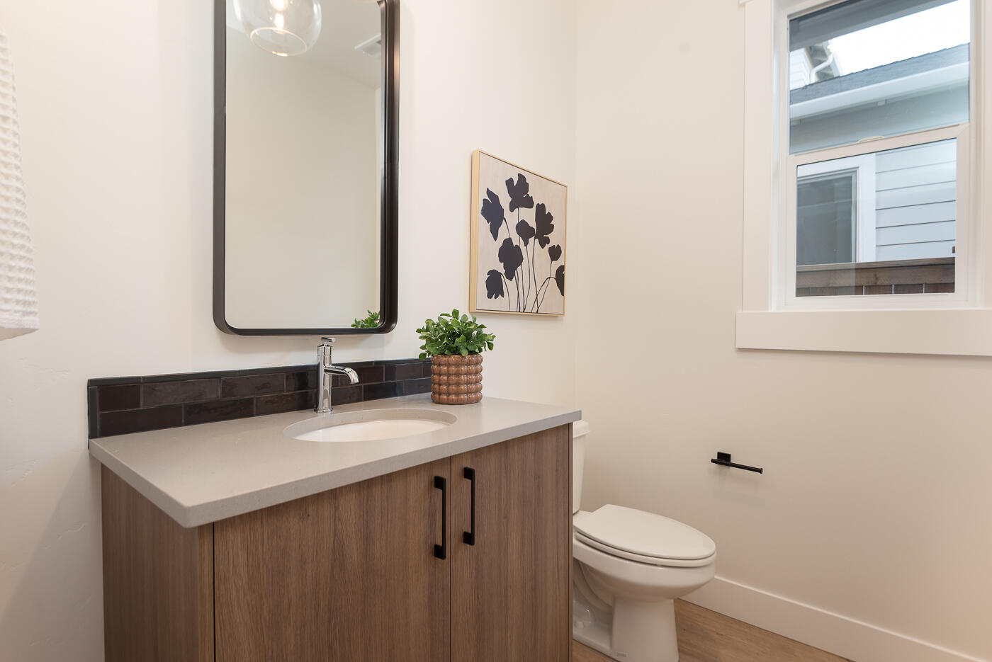 20510 Murphy Road, Unit LOT 43 Bend, OR 97702 - Photo 16 of 34 Half Bathroom