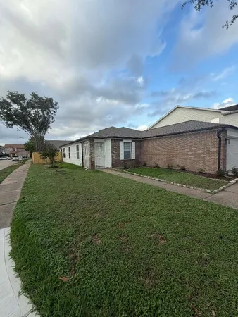 $1,950 | 13426 Sanderford Lane, Houston, TX 77083