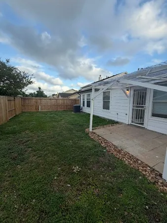 $1,950 | 13426 Sanderford Lane, Houston, TX 77083