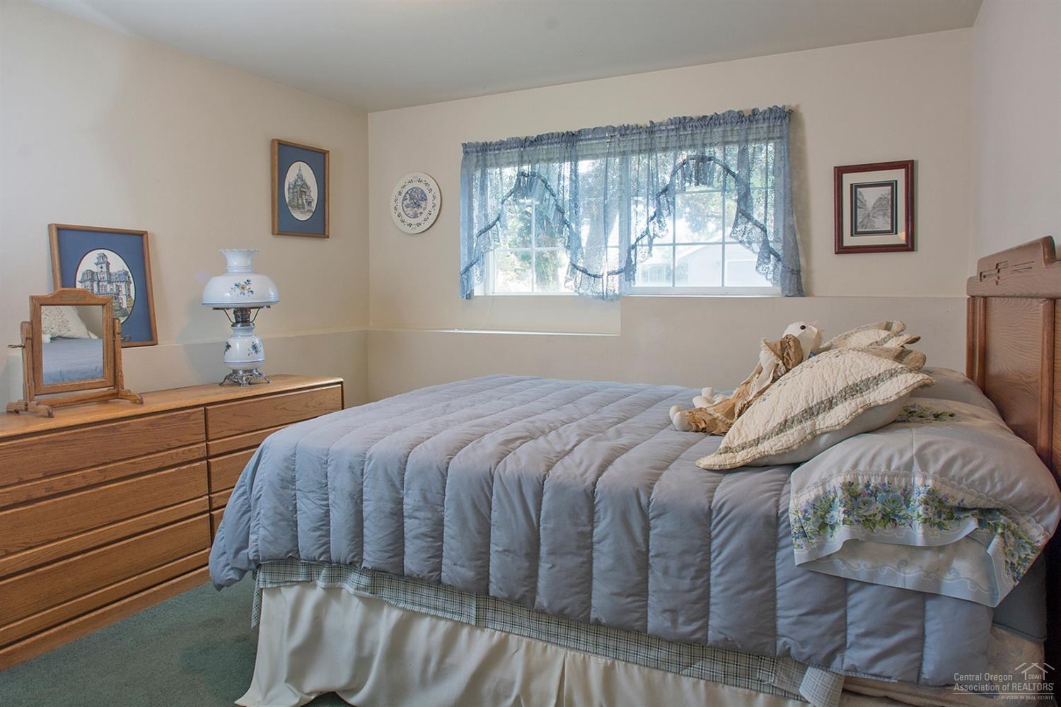 2368 Northeast Wells Acres Road Bend, OR 97701 - Photo 19 of 25 2nd bedroom, lower level.