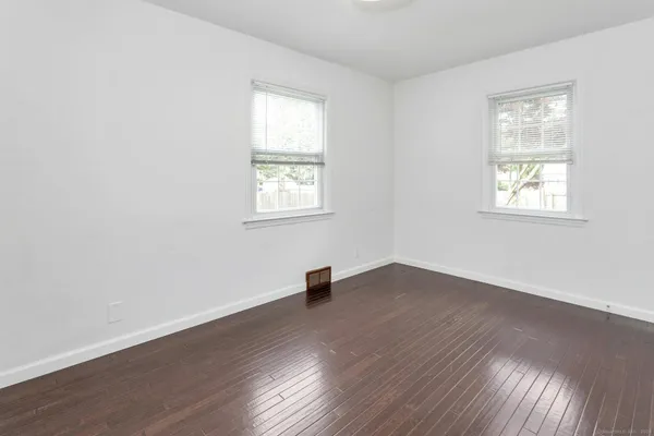 $4,000 | 124 Minturn Place, Bridgeport, CT 06606