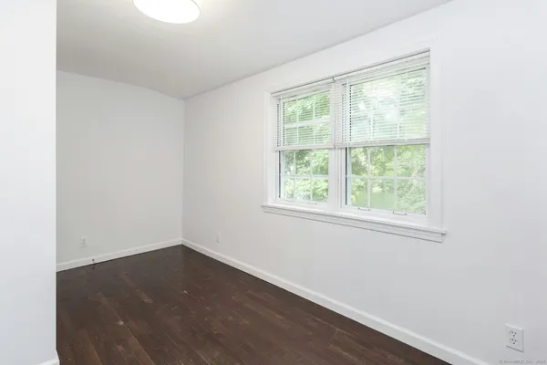 $4,000 | 124 Minturn Place, Bridgeport, CT 06606