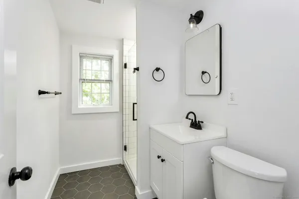 $4,000 | 124 Minturn Place, Bridgeport, CT 06606