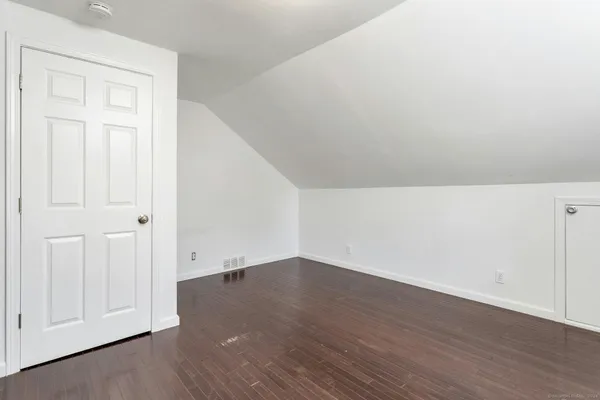 $4,000 | 124 Minturn Place, Bridgeport, CT 06606