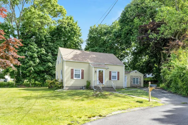 $4,000 | 124 Minturn Place, Bridgeport, CT 06606