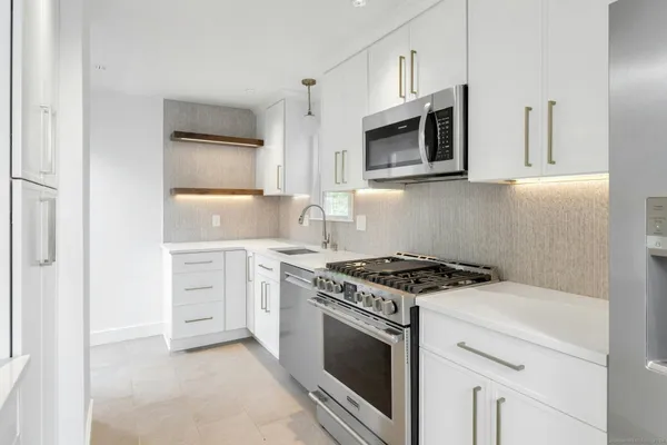 $4,000 | 124 Minturn Place, Bridgeport, CT 06606