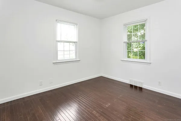 $4,000 | 124 Minturn Place, Bridgeport, CT 06606