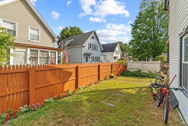 $480,000 | 15 West Street, Manchester, NH 03102