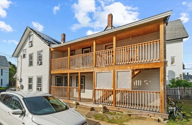 $480,000 | 15 West Street, Manchester, NH 03102