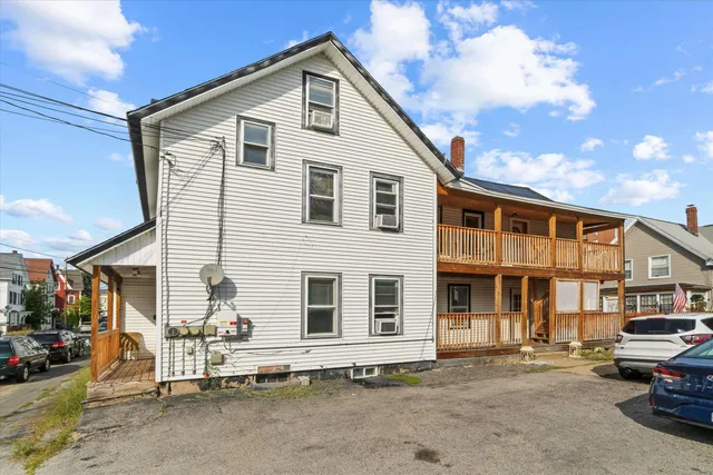 $480,000 | 15 West Street, Manchester, NH 03102