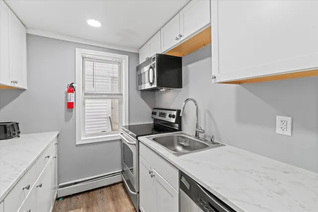 $480,000 | 15 West Street, Manchester, NH 03102