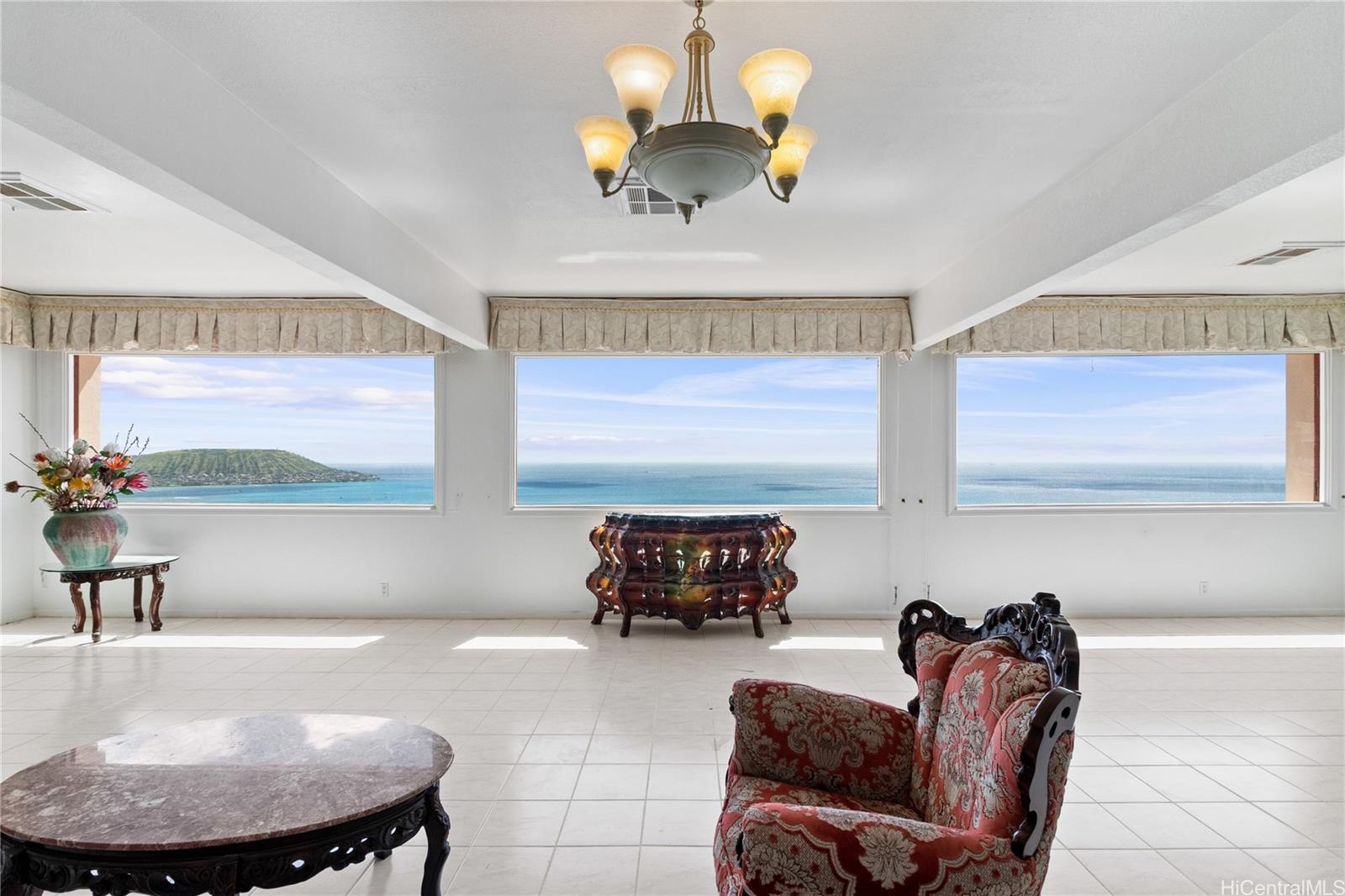 483 Maono Loop Honolulu, HI 96821 - Photo 3 of 25